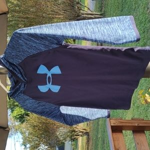 Pullover Under Armour boys size 5: